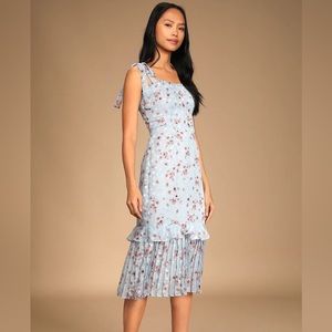 Lulu’s terrace views light floral print tiered midi dress size medium